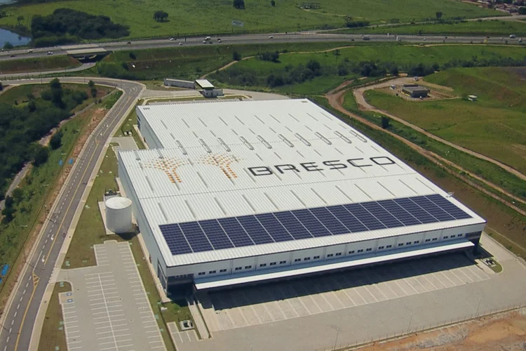 G1 Viracopos, em Campinas, um dos primeiros galpões com instalação de painéis solares no telhado  (Bresco/Divulgação)