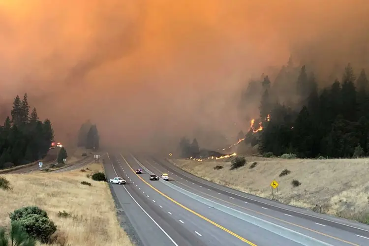 Incêndio na Califórnia em setembro de 2018: estado americano será duramente impactado pelos efeitos das mudanças climáticas (CALIFORNIA HIGHWAY PATROL/Reuters)