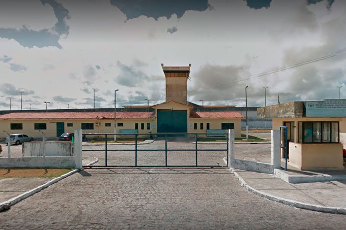Mais de 100 presos fogem de presídio de segurança máxima na Paraíba