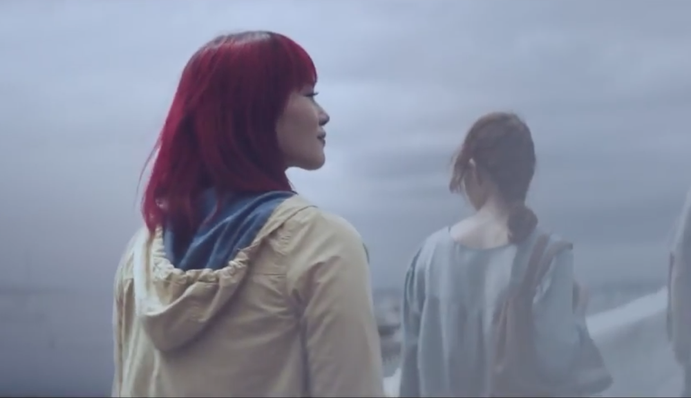 Johnnie Walker atualiza o "keep walking" em campanha publicitária