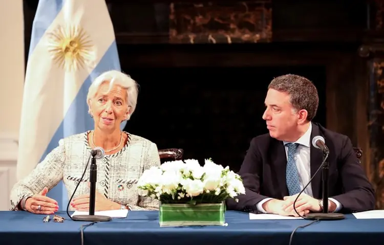 LAGARDE E DUJOVNE: novo acordo com o FMI visa ajudar a Argentina a estabilizar a economia em momento de profunda crise fiscal e instabilidade cambial