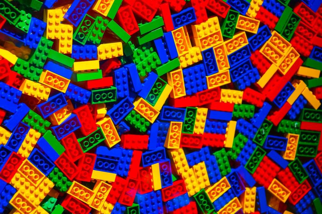 Lego quer menos plástico em seus brinquedos - e irá investir milhões nisso