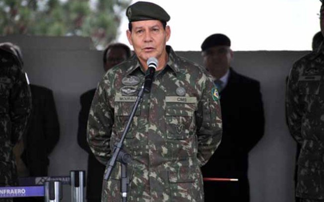 "Uma eventual vitória do PT na corrida ao Palácio do Planalto não seria motivo para um golpe militar no paí", disse o general Hamilton Mourão (Exército/Divulgação)