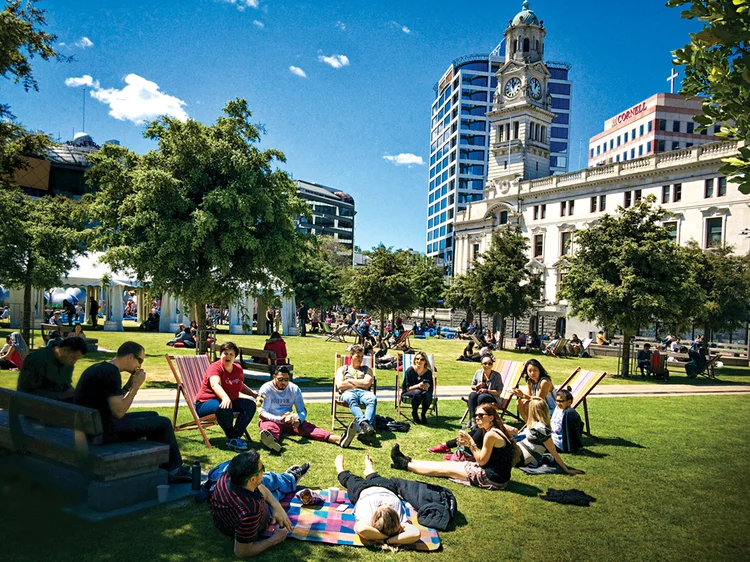 Centro de Auckland, na Nova Zelândia: reformas liberais na economia nos anos 80 inspiraram um modelo de educação focado no conhecimento e na menor dependência de recursos públicos | Chameleons Eye/AGBPHOTO  / 