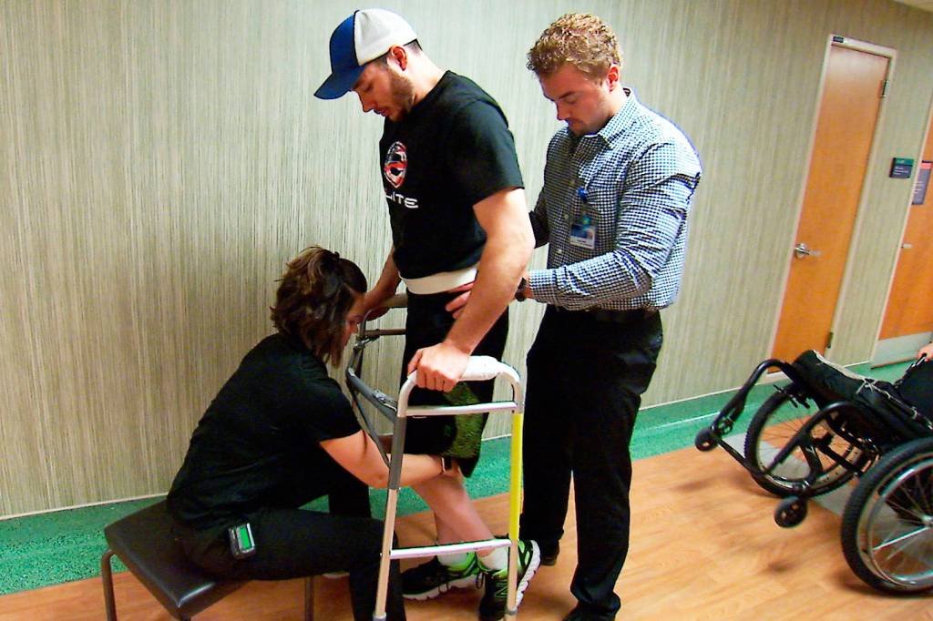 Nos EUA, homem paraplégico volta a andar após estimulo elétrico