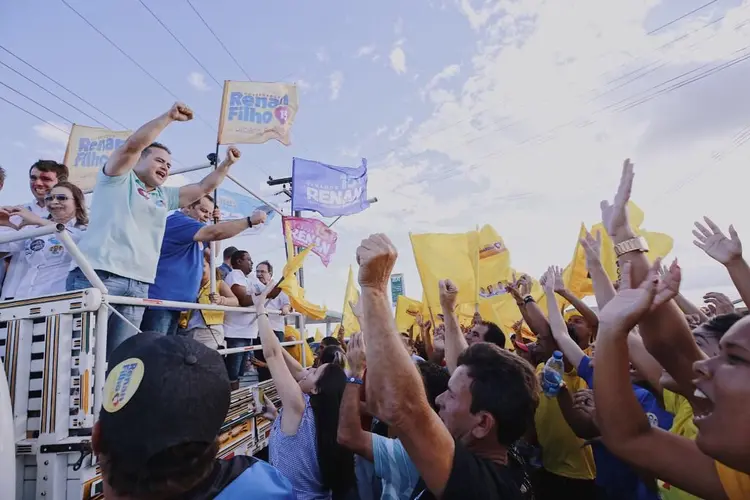 RENAN FILHO EM CAMPANHA: 19 partidos na coligação e desistência do maior adversário  / Divulgação/ Twitter