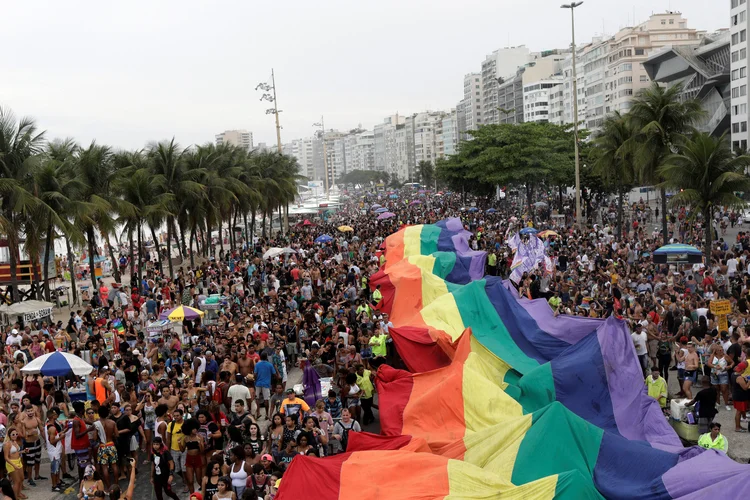 Parada LGBTI na praia de Copacabana no Rio de Janeiro em 30/09/2018 (Ricardo Moraes/Reuters)