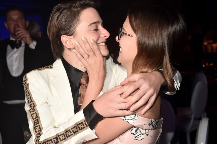 Noah Schnapp e Millie Bobby Brown no Emmy 2018: elenco da série chamou atenção (Alberto E. Rodriguez/Getty Images)