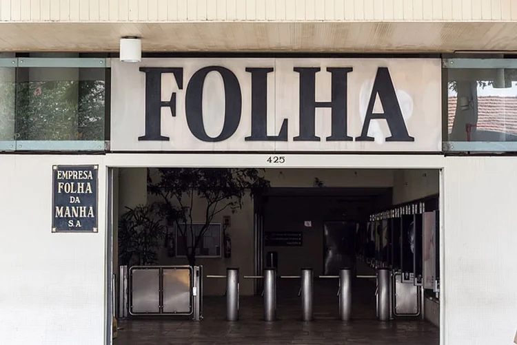 Folha: segundo a ação, os jornalistas foram vítimas de memes ofensivos também (Reprodução/Wikimedia Commons)