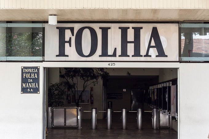Folha entra com pedido no TSE para PF investigar ataques a jornalistas