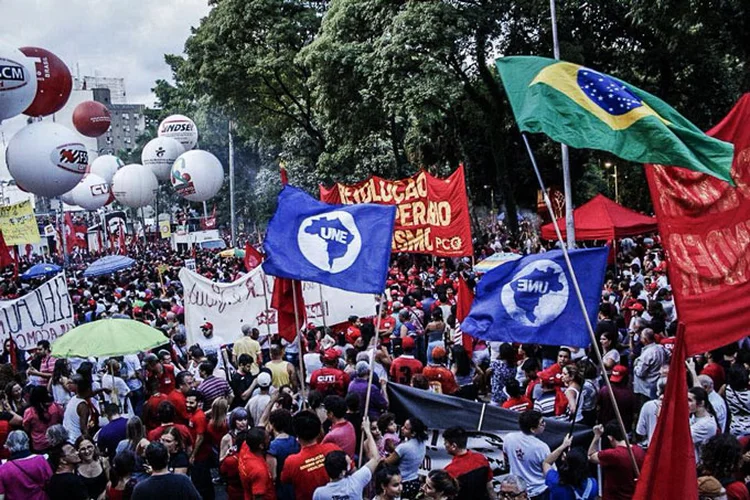 UNE: a presidente da entidade, Marianna Dias, disse que Bolsonaro não aceita que pessoas pensem diferente dele e não aceita que organizações tenham pensamentos (UNE/Redes Sociais/Divulgação)