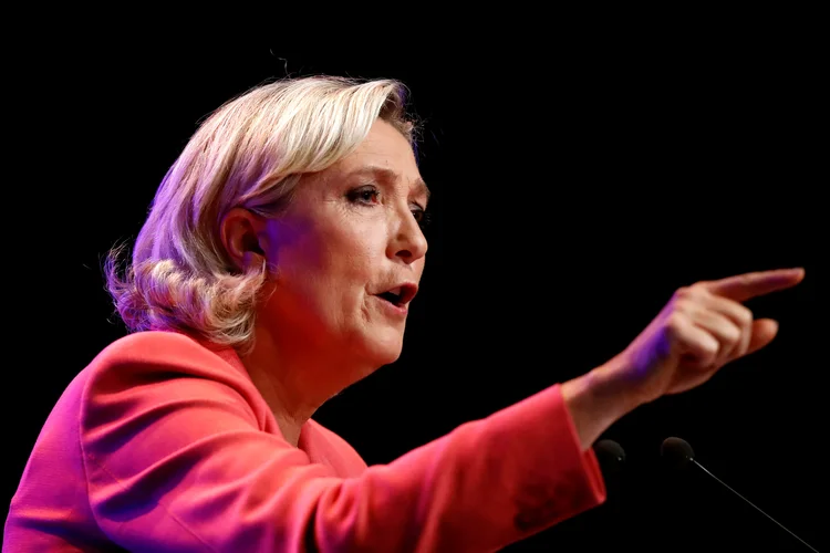 Le Pen: Bolsonaro defende a segurança pública e o combate à corrupção, disse a líder da extrema-direita francesa (Christian Hartmann/Reuters)