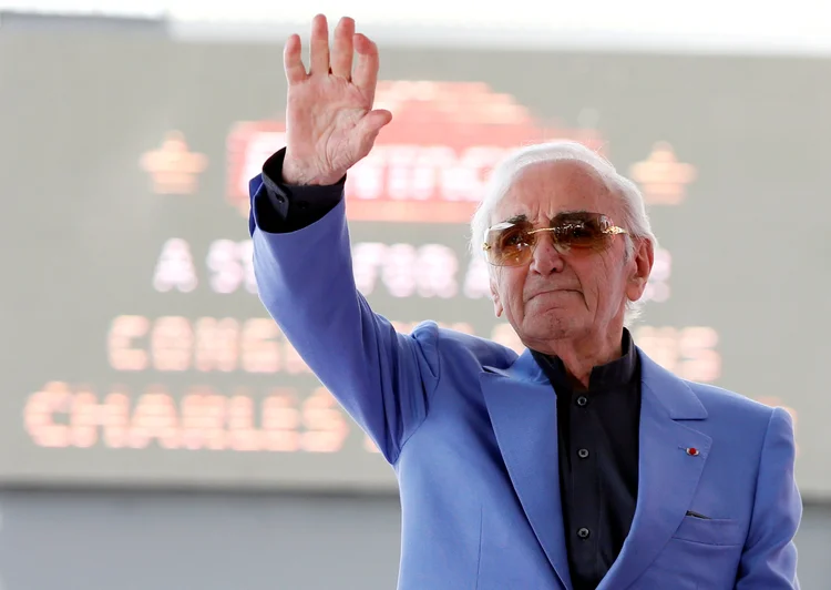 Charles Aznavour: Cantor foi o último gigante da música francesa do século XX (Mario Anzuoni/Reuters)