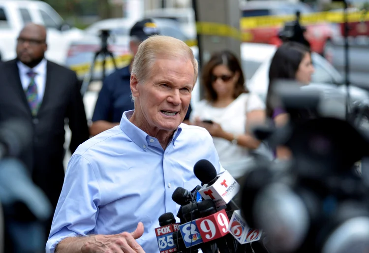 Bill Nelson: O democrata tem 5 pontos de vantagem sobre Rick Scott, governador republicano (Kevin Kolczynski/Reuters)