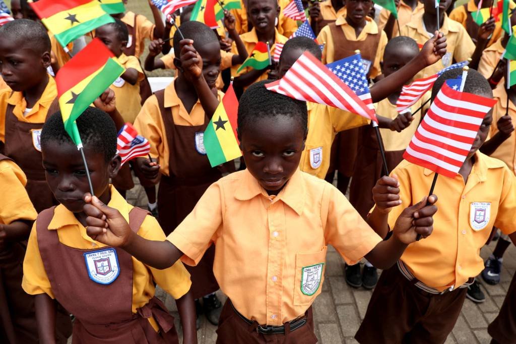 Melania Trump, a primeira-dama dos Estados Unidos, chegou a Gana nesta terça-feira, etapa inicial de sua primeira viagem à África (Carlo Allegri/Reuters)