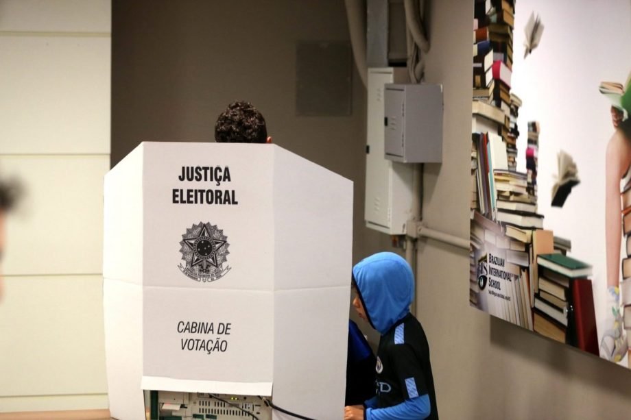 Brasileiros começam a votar em São Paulo, dia 07/10/2018