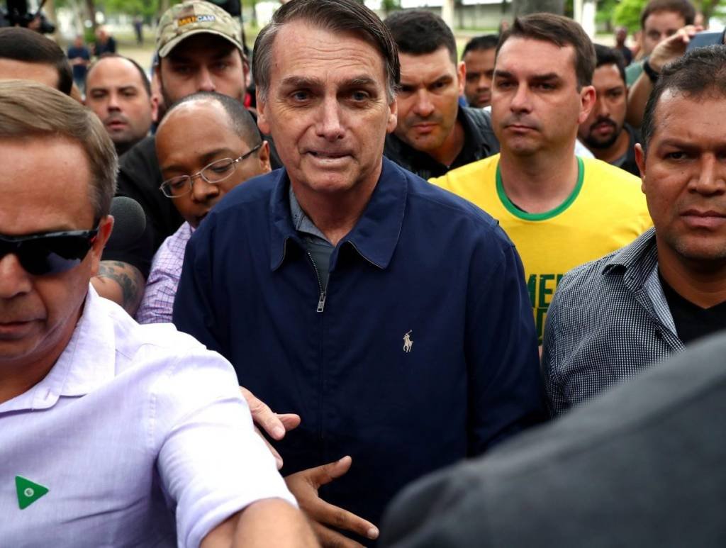 Jair Bolsonaro (PSL) afirmou hoje (9) que deseja o apoio político dos candidatos de centro-direita derrotados no primeiro turno (Pilar Olivares/Reuters)