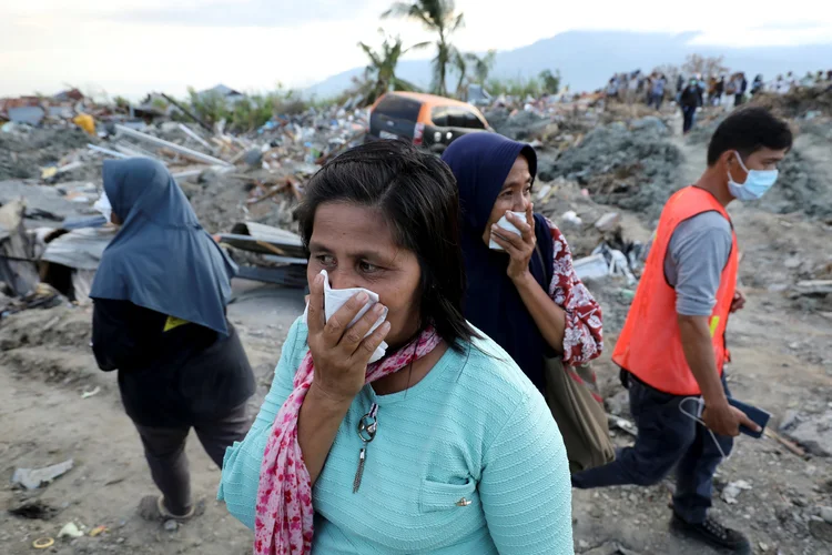 DESASTRE NA INDONÉSIA: o desastre natural em Celebes é o pior na Indonésia desde o tsunami que em 2004 varreu a província de Aceh, no oeste do arquipélago, causando a morte de 167 mil pessoas (Jorge Silva/Reuters)