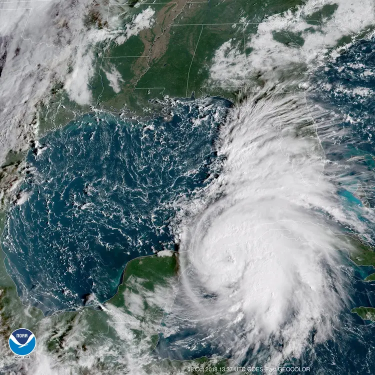 Furacão Michael: previsão é que ventos cheguem a 209 km/h antes de tocar a terra na costa da Flórida, provocando até 30 cm de chuvas até sexta-feira (Administração Nacional Oceânica e Atmosférica dos EUA/Reuters)