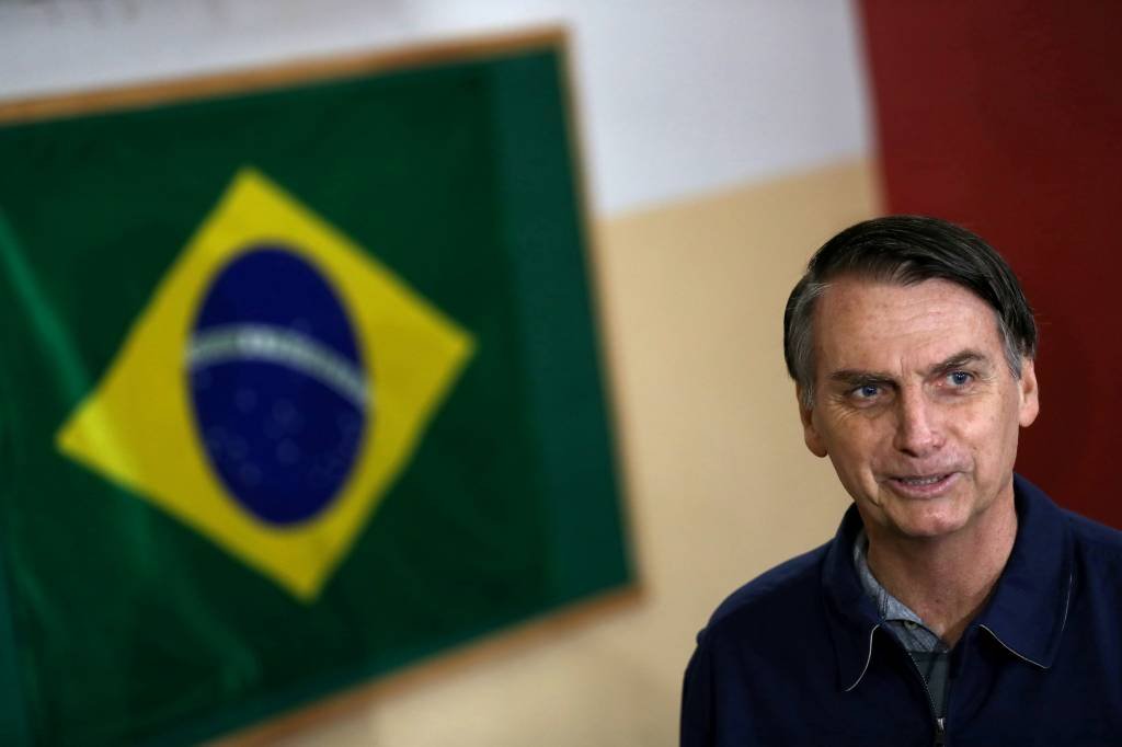 Campanha de Bolsonaro entra com nova ação no TSE contra Haddad