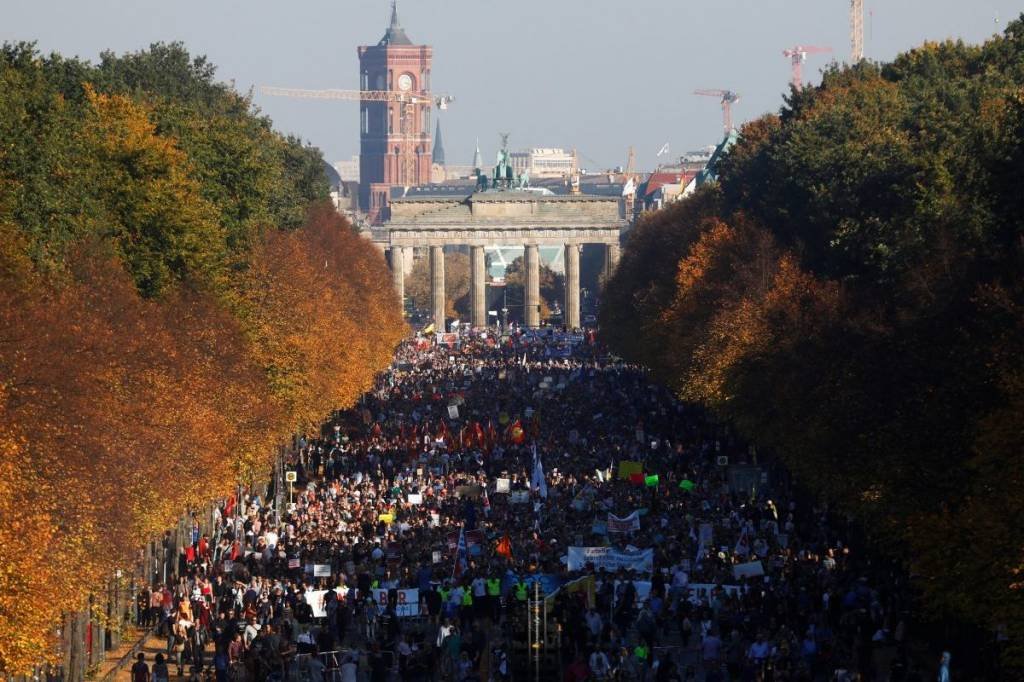 Berlim é tomada por protestos contra o racismo e a xenofobia