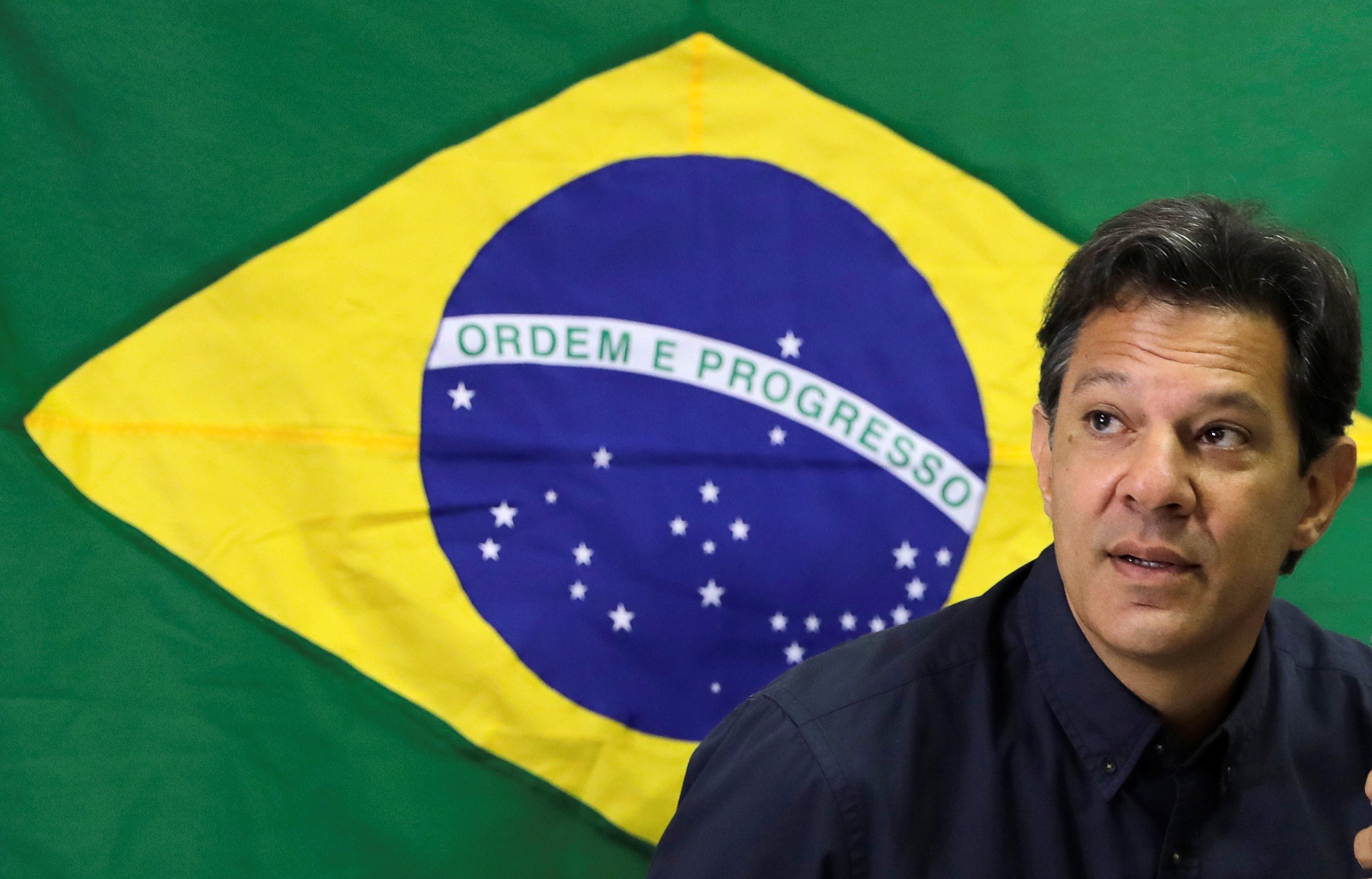 Para Haddad, instituições não estão reagindo a ameças à democracia