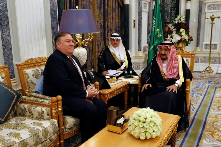 Rei Salman, da Arábia Saudita, recebe secretário de Estado dos EUA, Mike Pompeo, secretário de Estado americano (Leah Millis/Reuters)