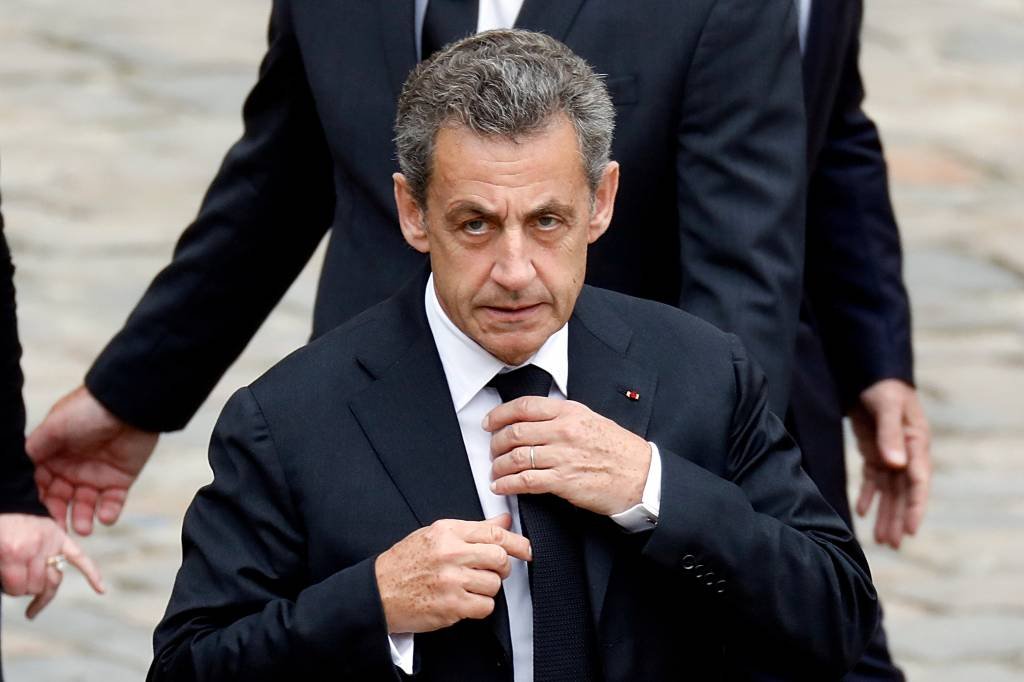 Justiça da França ordena julgamento de Sarkozy por caixa 2 em campanha