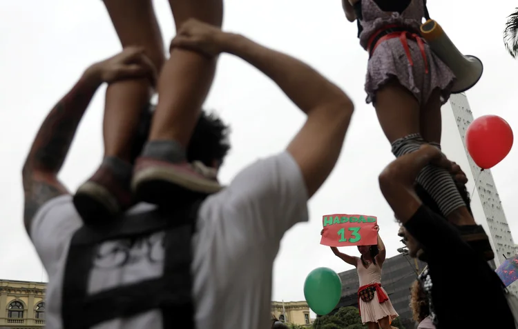 Ato pró-Haddad (FOTO DE ARQUIVO): O ato intitulado Caminhada da Virada na Ceilândia foi convocado pelas redes sociais (Ricardo Moraes/Reuters)
