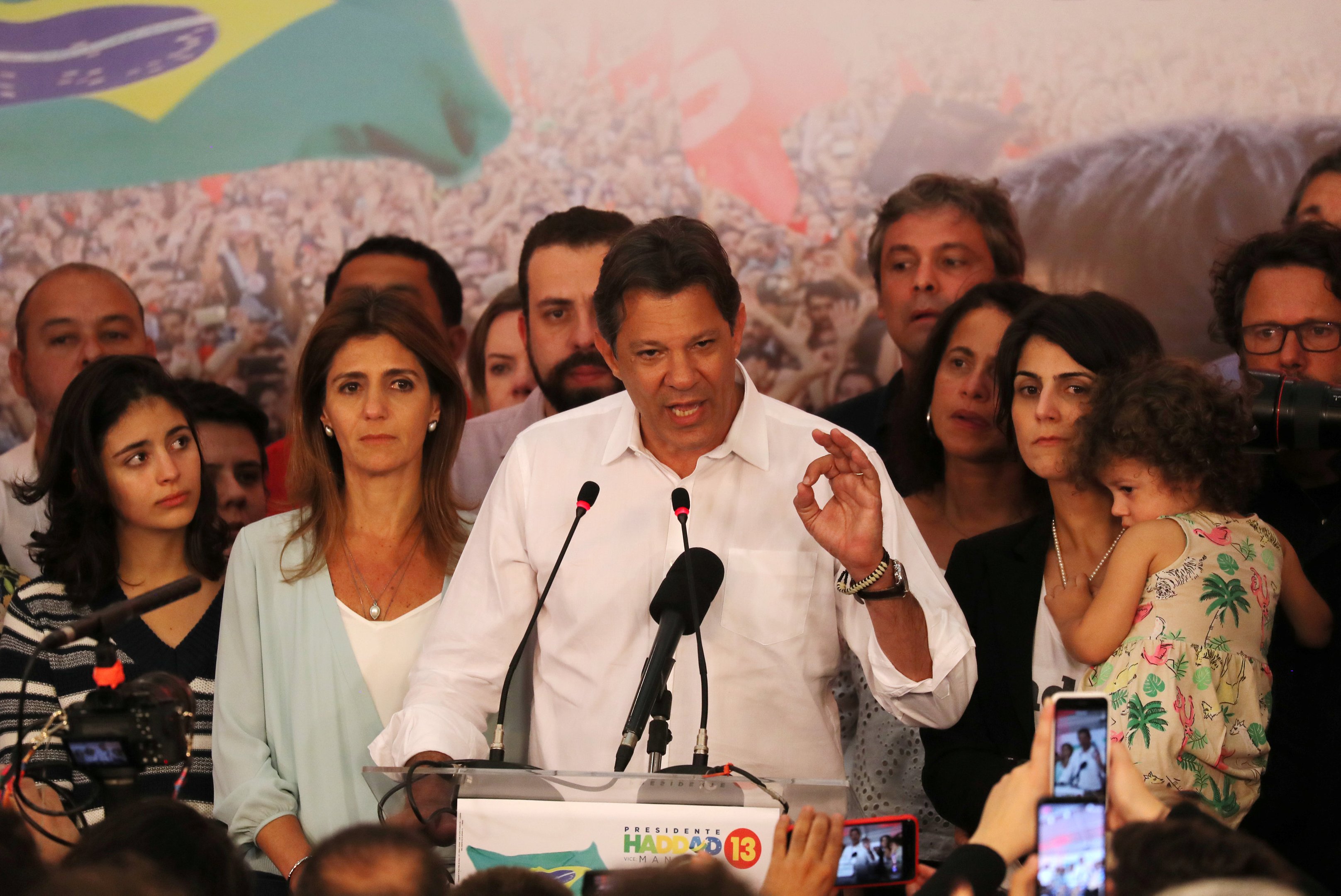 A vida é feita de coragem, diz Haddad ao prometer oposição pela democracia