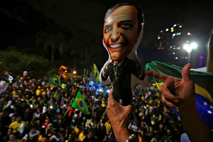 Bolsonaro: grupo chefiado pelos militares será responsável pela transição em áreas como saúde, segurança, infraestrutura, trabalho, meio ambiente, internacional, justiça e defesa (Amanda Perobelli/Reuters)