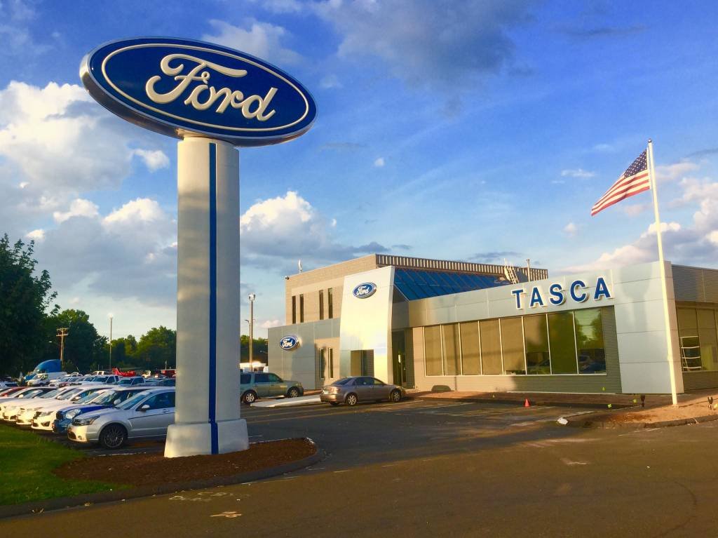 Ford e Walmart firmam parceria para testar veículos autônomos