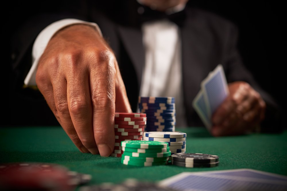 Organizadora investe R$ 8 mi no poker brasileiro e faz evento de luxo com Bacardi e Dom Pérignon