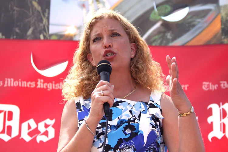 Escritório da congressista democrata Debbie Wasserman Schultz no sul da Flórida, nos EUA, foi evacuado nesta quarta-feira (Gage Skidmore/Flickr)