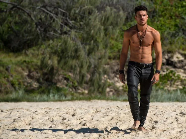 Marco Pigossi: Ator interpreta Dylan na série Tidelans,, original da Netflix (Tidelands/Netflix/Divulgação)