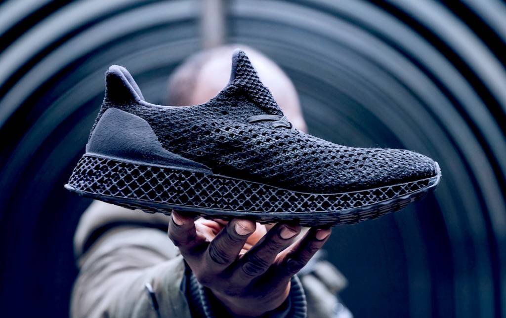 Tênis feito em impressora 3D começará a ser vendido pela Adidas