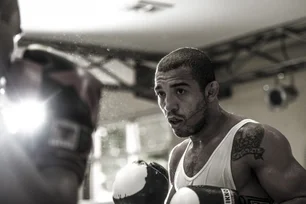 Imagem referente à matéria: 'Não quero mais': José Aldo anuncia aposentadoria do MMA após derrota no UFC 315