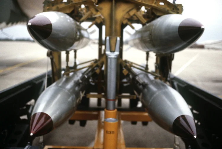 Bomba B-61: de acordo com um relatório criado pela NNSA em 2016, houve um investimento de aproximadamente US$ 9,5 bilhões (United States Department of Defense/ Wikimedia Commons/Creative Commons)