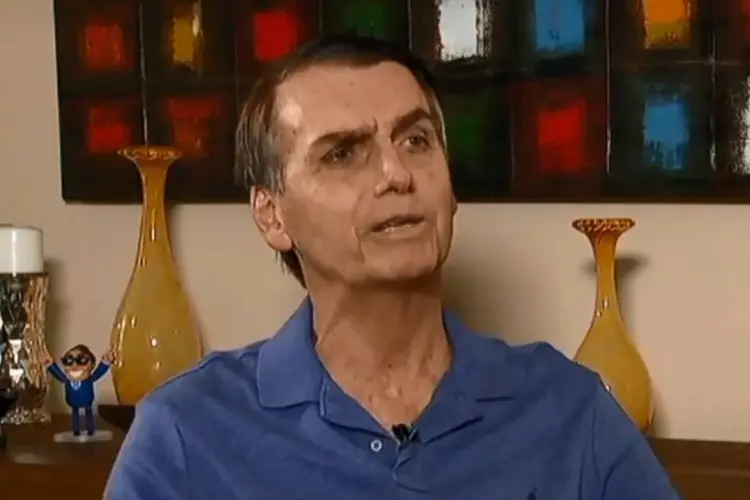 Jair Bolsonaro: "Meus amigos, vamos evitar um segundo turno Jair Bolsonaro e Fernando Haddad" (Record/Reprodução)