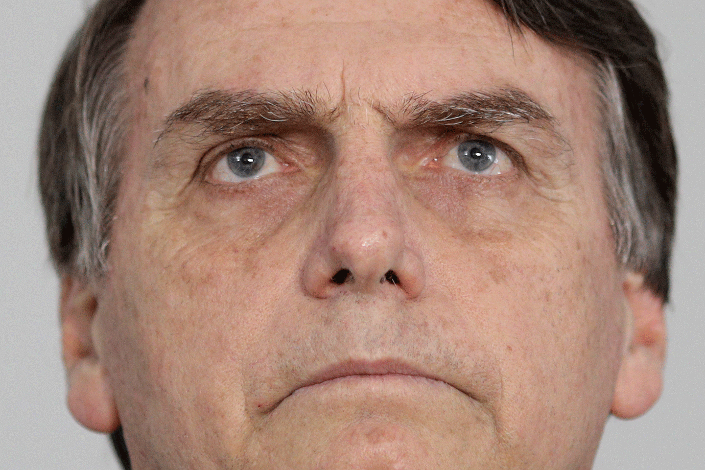 Apreensivo durante apuração, Bolsonaro contava com vitória mais folgada