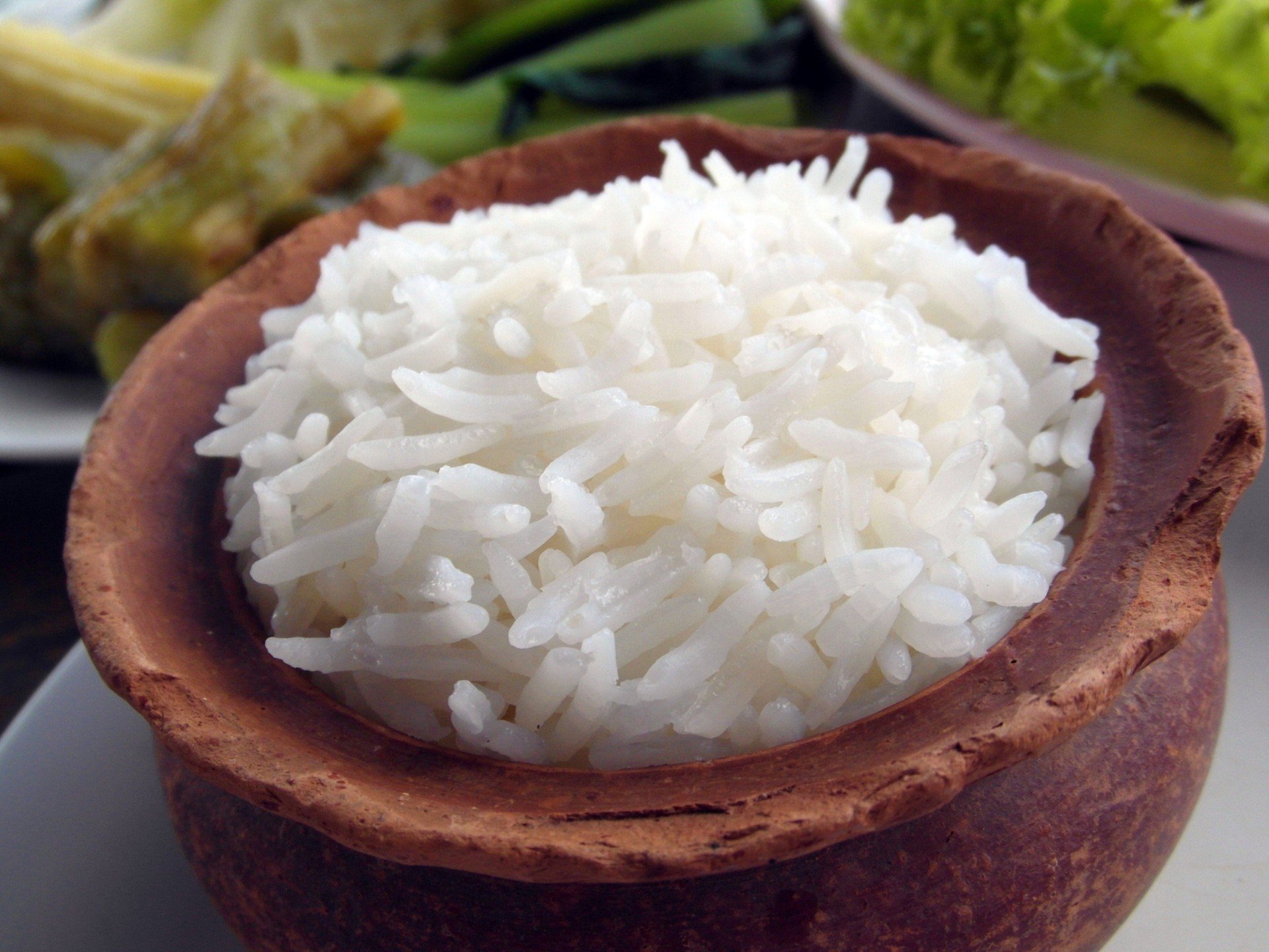 Vai faltar arroz por causa do RS? Supermercados dizem que não; entenda