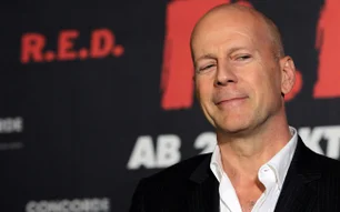 Imagem referente à matéria: Acidente em 'Duro de Matar' pode ter influenciado demência de Bruce Willis, diz esposa do ator