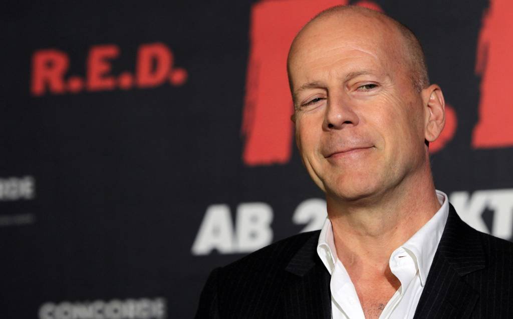 Bruce Willis: No dia 30 de março, a família de Bruce Willis anunciou que o ator iria se aposentar para tratar a afasia (Getty Images/Sean Gallup / Equipa)