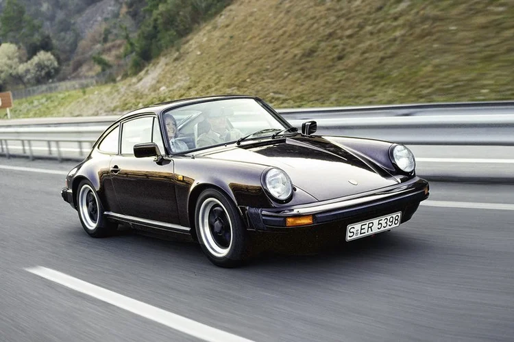 Um 911, versão Carrera S Coupé G-Serie, nos anos 80: clássico (Porsche AG/Divulgação)