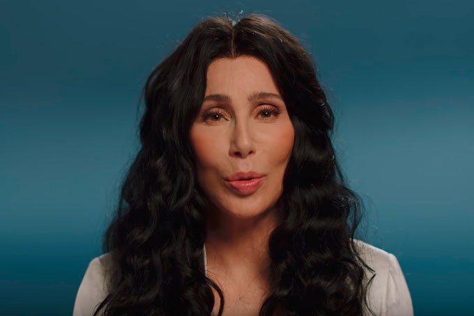 Cher e outras famosas pedem que americanos votem em legislativas
