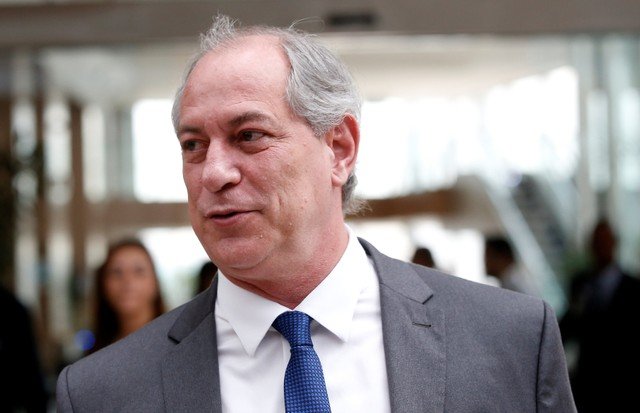 Ciro retorna ao Brasil e evita manifesta es sobre segundo turno