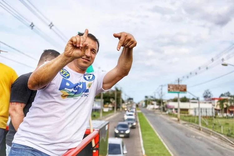 Eleições: tudo por causa do bom desempenho nos estados de candidatos identificados aos valores defendidos pelo presidenciável (Facebook de Comandante Moisés/Reprodução)