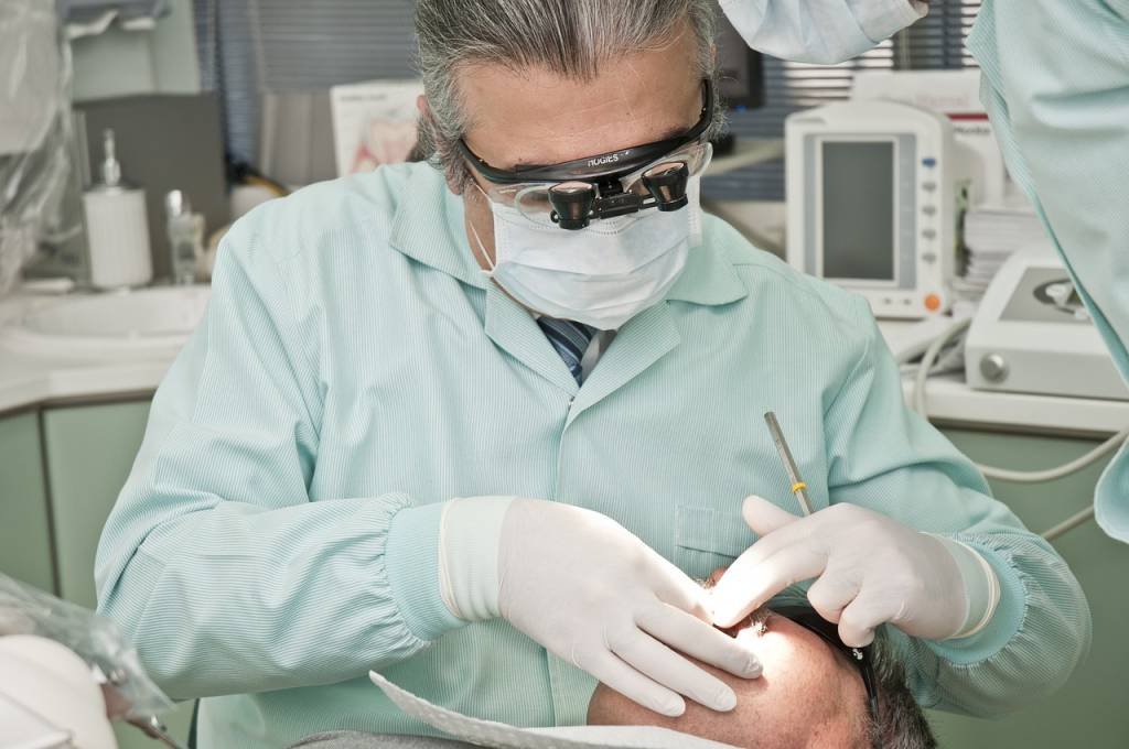Harmonização facial impulsiona crescimento de coworkings para dentistas