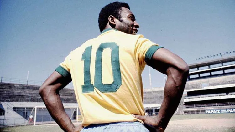 Pelé: dividido entre a fama interplanetária e perseguição dos fãs (Lemyr Martins/Veja/Reprodução)