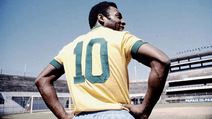 Pelé fez primeiro, confira vídeo comparando lances de craques do